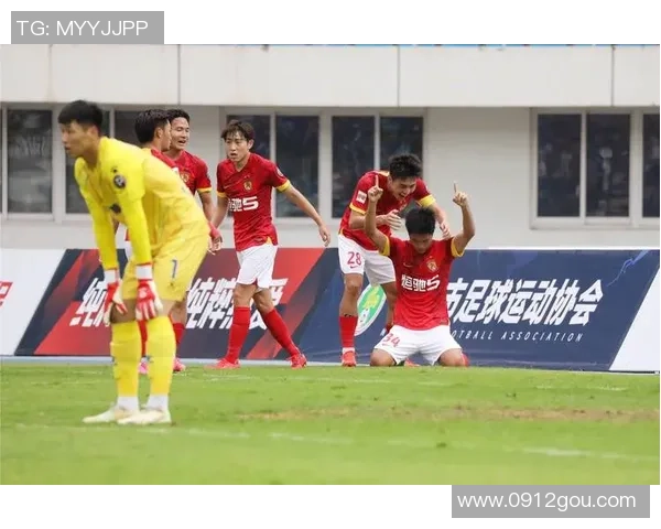 上海羽毛球队在奥运会积分榜上以97分稳居第一名展现强劲实力